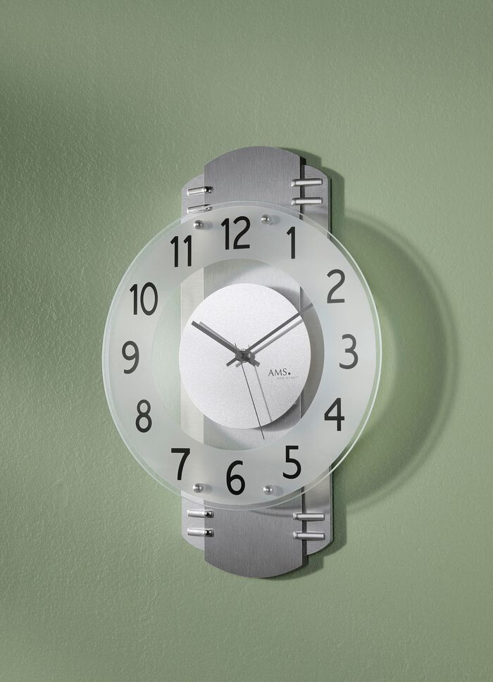 Wanduhr mit Funkuhrwerk 