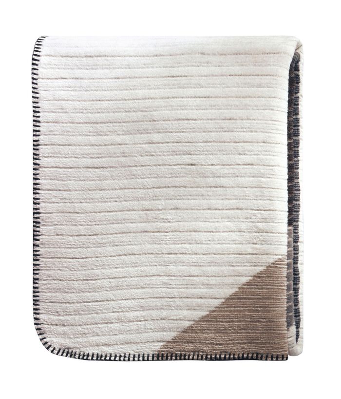 Wohndecke mit H&auml;kelsaum 