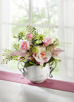 Gesteck in Topf aus Kunst- und Textilmaterial 