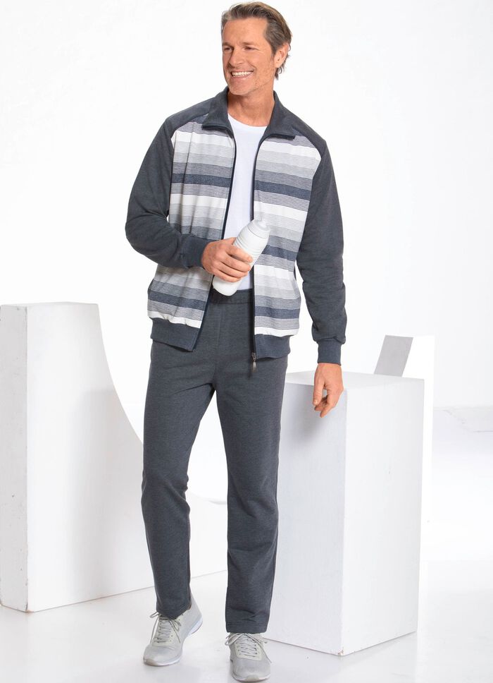 Freizeitanzug von „Athlet“ 