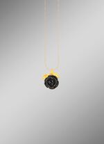 Romantischer Anh&auml;nger mit schwarzer Obsidian-Rose 