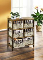 Regal mit sichtbarer Holzstruktur 