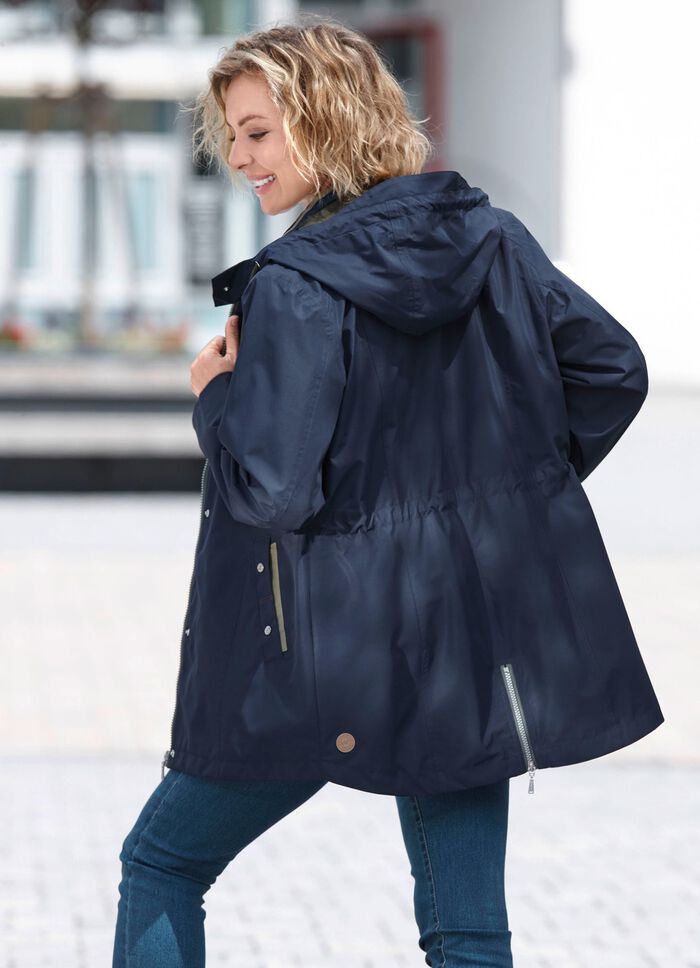 Funktionsjacke mit kleinem Regenschild an der abnehmbaren Kapuze NAVY