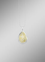 Tropfenförmiger Anhänger mit raffiniertem Bicolor-Design 