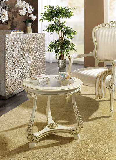 Couchtisch mit aufwendigen Schnitzereien 