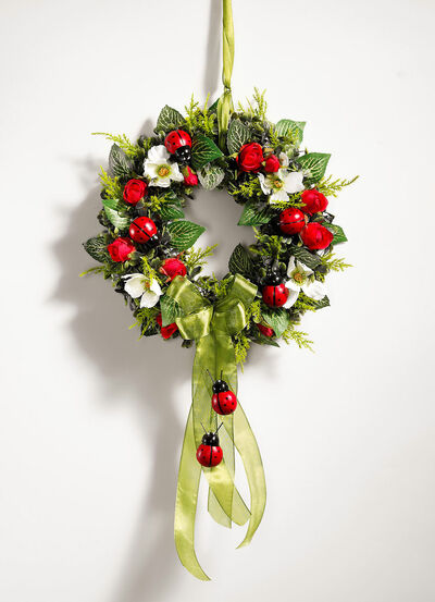 Wandkranz mit Rosen und Marienk&auml;fern 