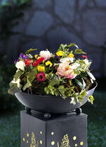 Weidenkranz aus Kunst- und Textilmaterial gefertigt 