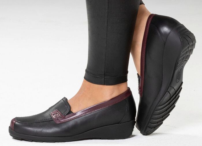 Waldl&auml;ufer, bequeme Damen-Slipper, Weite H, mit herausnehmbarem Fu&szlig;bett SCHWARZ-BURGUND