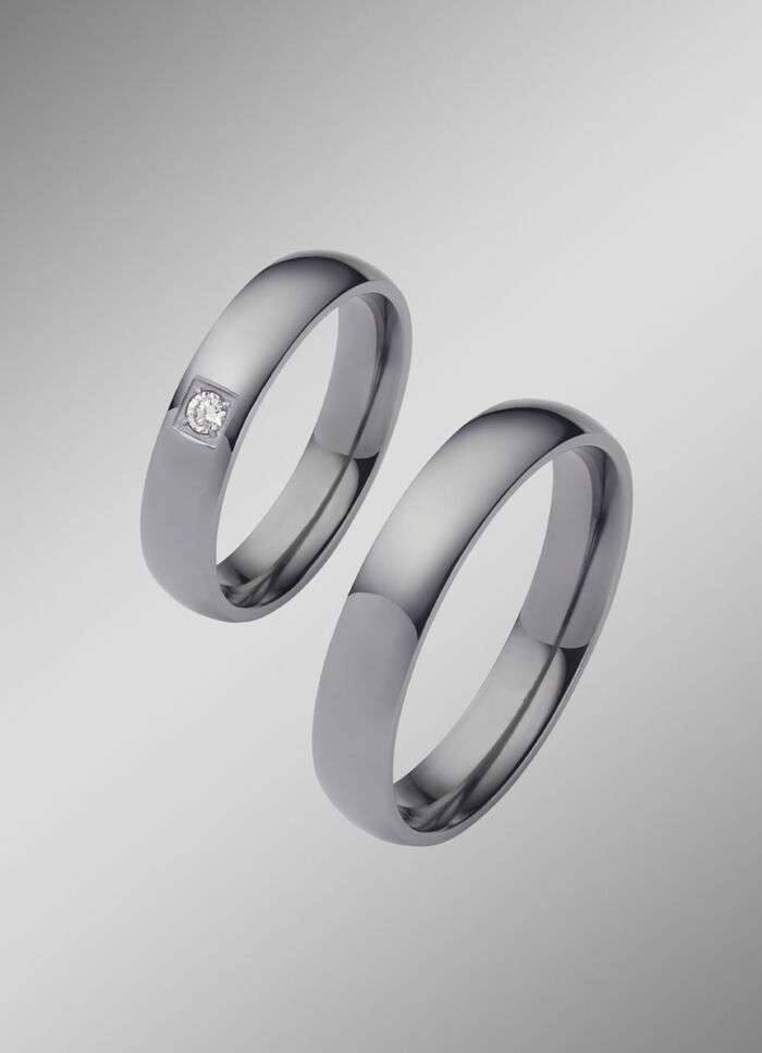 Gl&auml;nzender Trauring aus Tantal 