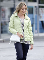 Funktionsjacke mit abnehmbarer Kapuze 