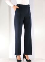 Hose in modischer Weite 