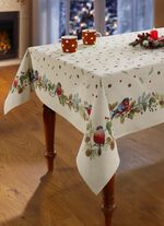 Tisch- und Raumdekoration mit Naturmotiven 