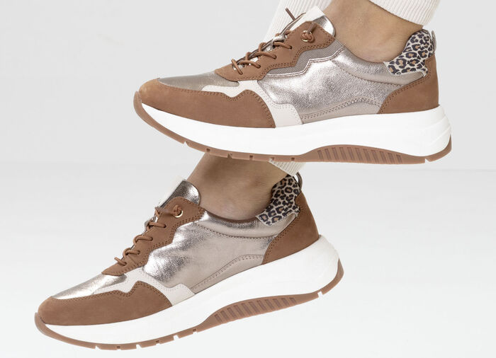 Caprice, trendige Damen-Sneaker, Weite G, mit herausnehmbarem Fu&szlig;bett COGNAC-ALTGOLD