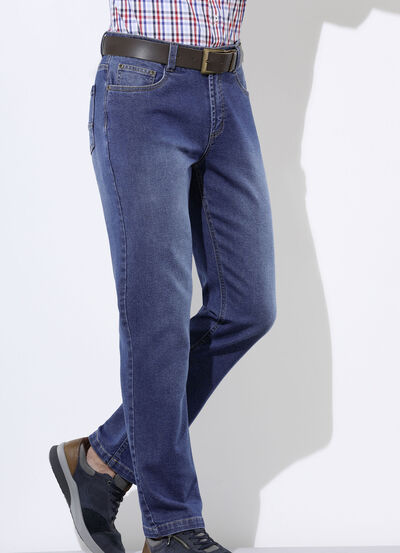 Jeans in 5-Pocket Form in 3 Farben 