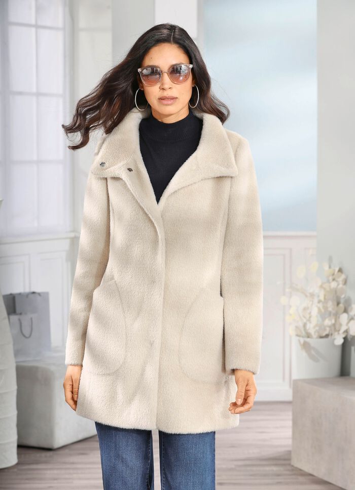 Jacke mit aparter Kragenl&ouml;sung 