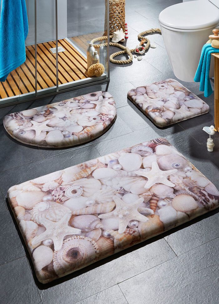 Traumhafte Badgarnitur mit Bandeinfassung 