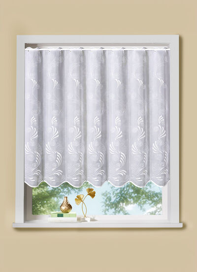 Luftiger Kleinfenster-Store mit Stangendurchzug 