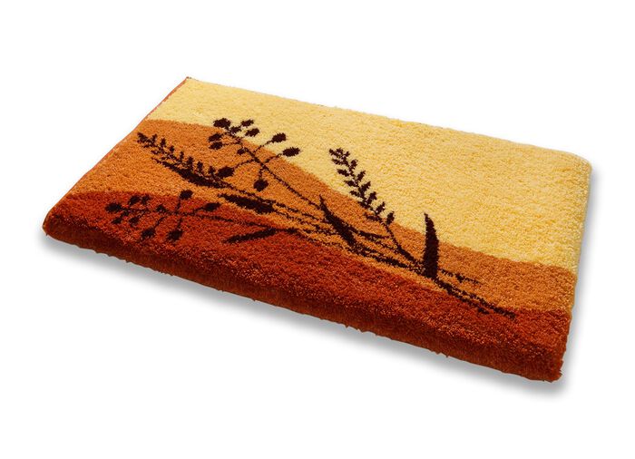 Naturnah gestaltete Badgarnitur der Marke Grund 