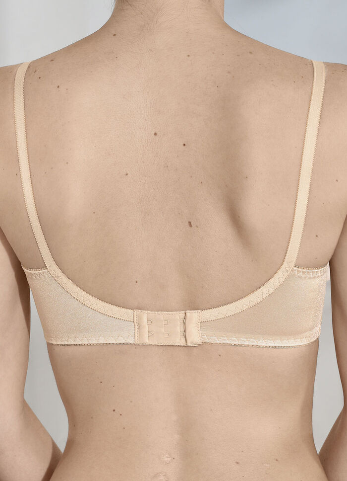 Triumph-Compliment Bügel-BH mit hübscher Spitze PUDER