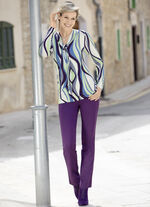 Shirt mit interessanter Ausschnittverarbeitung  