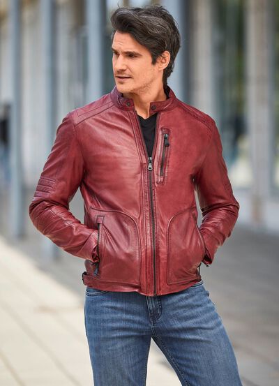 Lederkurzjacke mit perforierten Eins&auml;tzen 