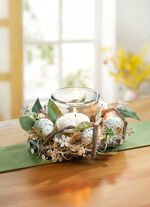 Windlicht auf Kranz aus Haselnusszweigen 