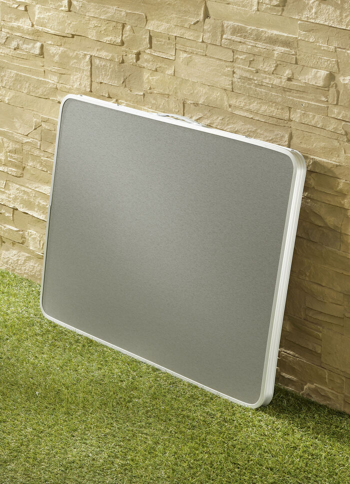 Campingtisch mit 2 Ablagen 