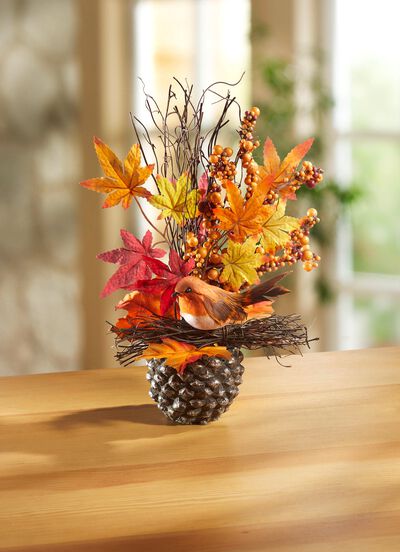 Herbstarrangement in Zapfentopf 