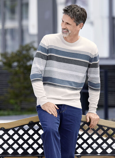 Gestreifter Rundhalspullover 