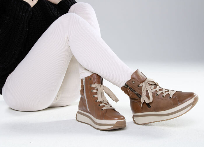 Rieker, trendige Damen-Boots, Winterschuhe, mit herausnehmbarem Fußbett BRAUN