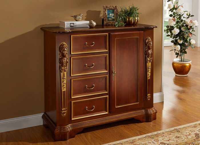 Italienische Kommodenserie mit reich verzierten Fronten 