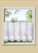 Bestickter Kurzstore mit gebogtem Abschluss 