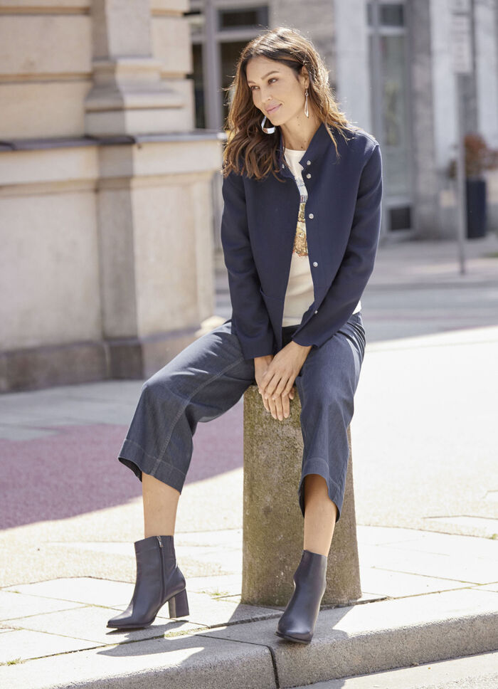 Kurzjacke mit Stehkragen 