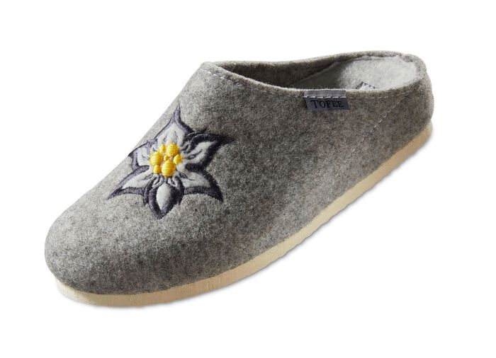 Hausschuh mit anatomisch geformten Fu&szlig;bett 