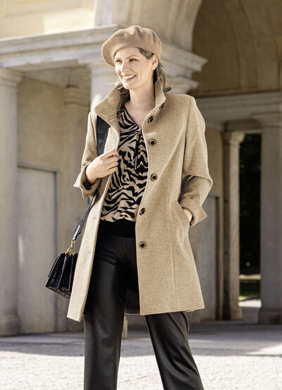 Kurzmantel mit Stehkragen 