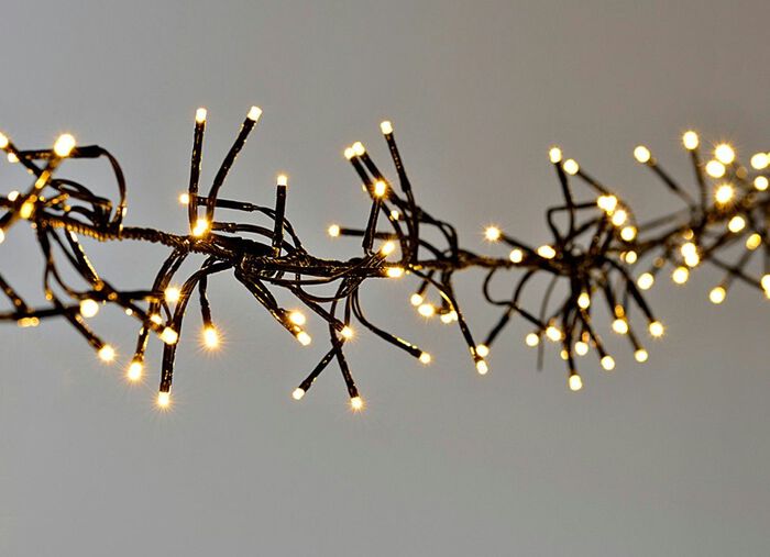 Cluster-LED-Lichterkette mit digitalem Outdoor-Trafo 