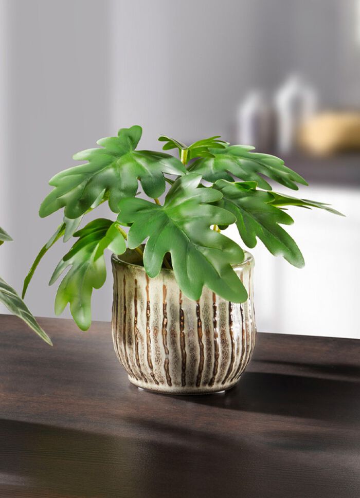 Detailreich gearbeitete Mini-Pflanzen GR&Uuml;N