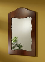 Teilmassive Möbelserie mit kunstvollen Holzverzierungen NUSSBAUM