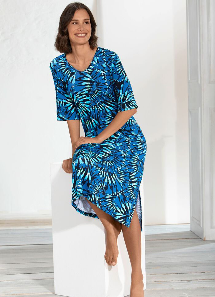 Hauskleid in wadenlanger Schlupfform 