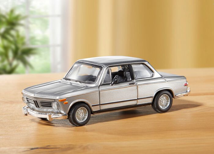 BMW 2002tii &acute;72 von Bburago 