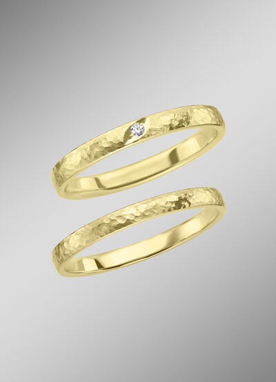 Trauring in gehämmertem Design 