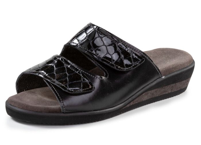 Pantolette aus Nappaleder und krokogepr&auml;gtem Lackleder 