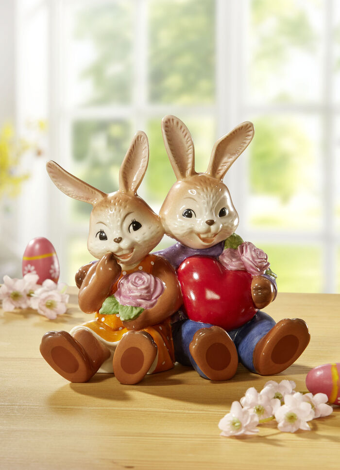 Hasenpaar aus Feinsteingut 