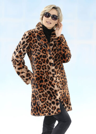 Kurzmantel aus kuschelweichem Kunstpelz 