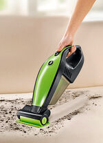 Akku-Handstaubsauger mit schwenkbarer Turbodüse 