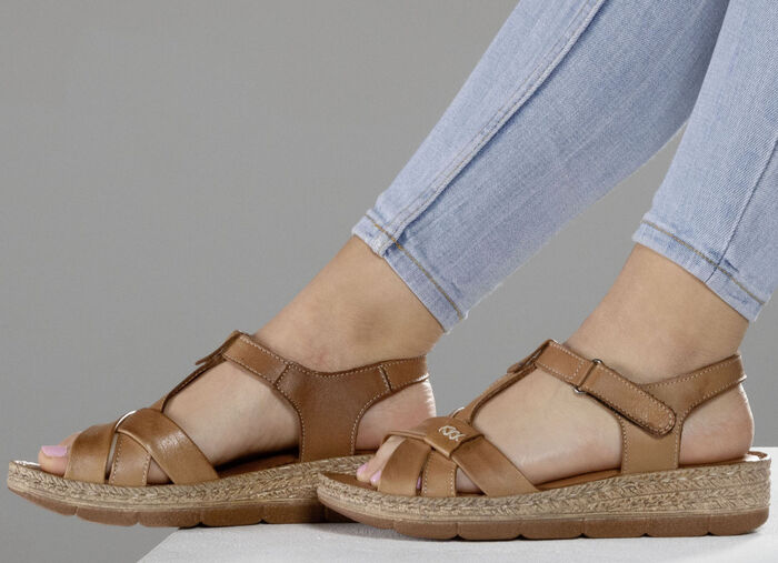 Andrea Conti Stegspangen-Sandale aus Rind-Nappaleder COGNAC