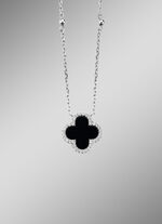 Zauberhafte Kleeblatt-Halskette aus Silber 