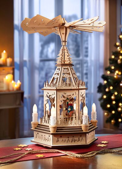 Tischpyramide aus Holz 