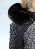 Kurzmantel im angesagten Materialmix 