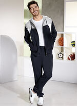 Freizeitanzug von „Athlet“ 